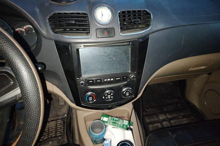 Used Wuling Hongguang 2014 1.2L S Comfort Model China IV Audio And AC Panel