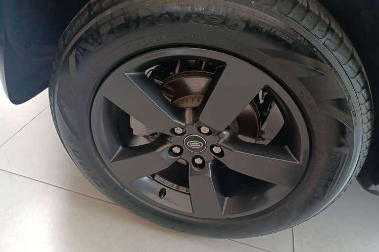 Used Land Rover Defender 2023 90 2.0T P300 X-DYNAMIC HSE
