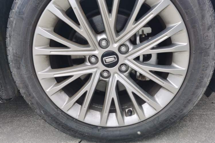 Used Bestune B70 2023 Third Generation 1.5T Automatic Enjoyment Version 70th Anniversary Edition Right Front Wheel Hub