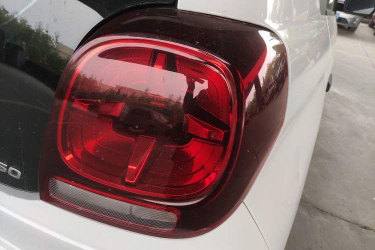 Used Roewe Clever 2021 302km All-Round Version Right Rear Taillight