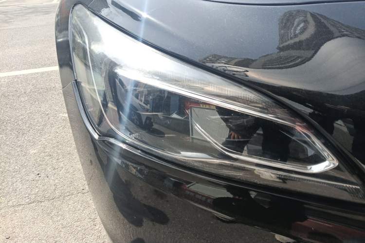 Used Buick LaCrosse 2018 20T Elite Edition Right Front Headlight