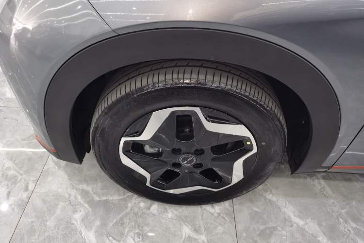 Used BYD Dolphin 2021 405 km Free Version Left Front Wheel Hub