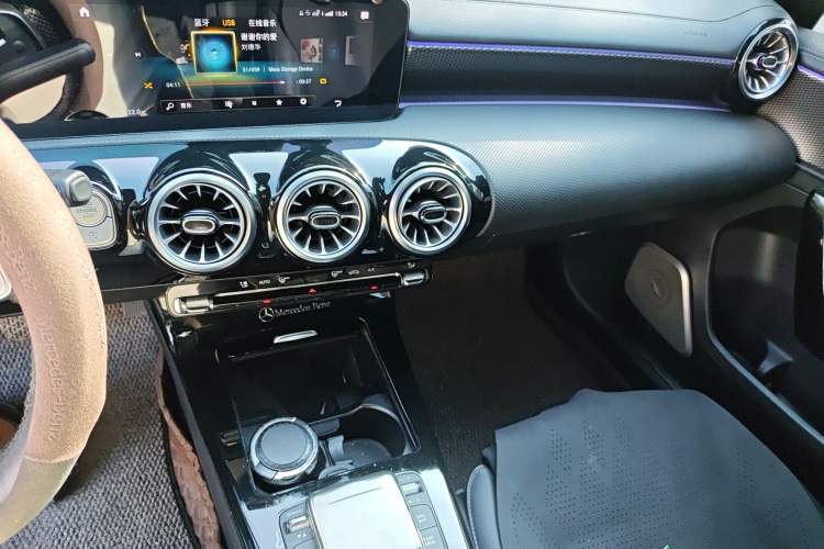 Used Mercedes-Benz A-Class 2021 A 200 L Sport Sedan Fashion Model
