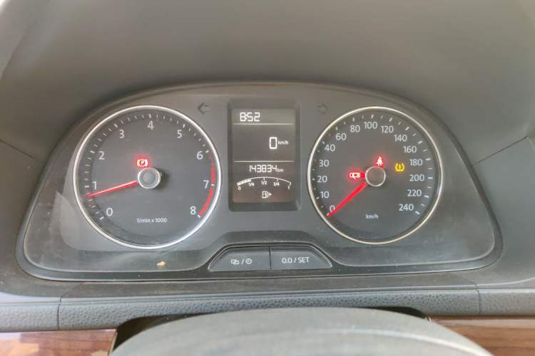 Used Volkswagen Lavida 2013 Restyled Classic 1.6L Manual Comfort Edition Instrument Cluster