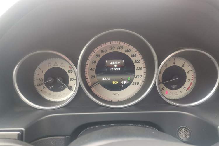 Used Mercedes-Benz E-Class 2015 Facelift E 200 L Sport Edition