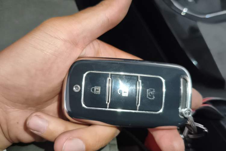 Used Dongfeng Fengon S560 2018 1.8L CVT Smart Connect 7-Seater