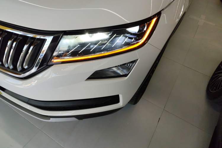 Used Skoda Kodiaq 2019 Facelifted TSI330 5-Seater Two-Wheel-Drive Luxury Enjoyment Edition China VI Standard