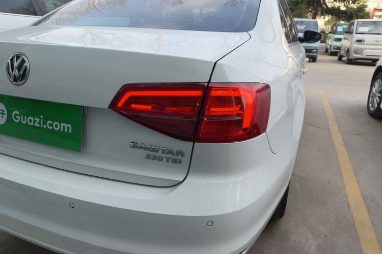 Used Volkswagen Sagitar 2015 230TSI Automatic Comfort Version Right Rear Taillight