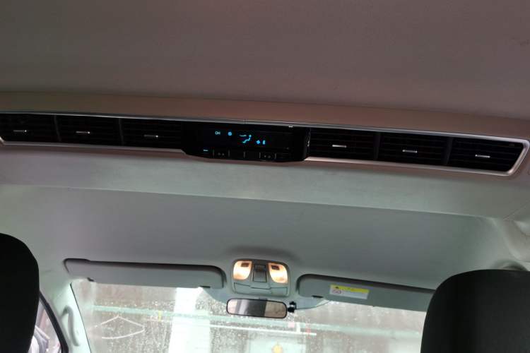 Used JAC Refine M4 2022 2.0 TGDI Automatic Business Edition
