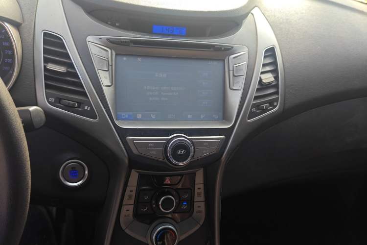 Used Hyundai Elantra (5th Generation / Langdong) 2015 1.6L Manual Leading Model
