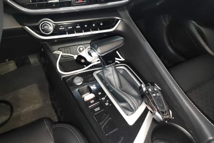 Used CHANGAN Eado 2020 PLUS Blue Whale NE 1.4T GDI DCT Prestige Model Gear Lever