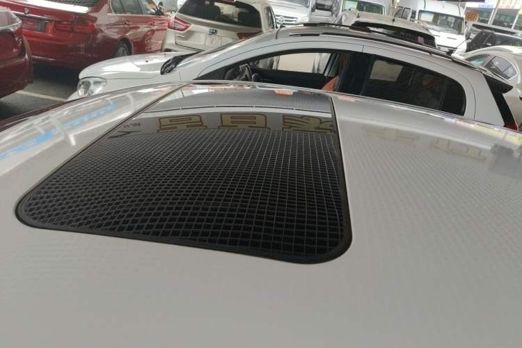 Used Skoda Rapid 2016 1.6L Automatic Chuanxing Edition Roof