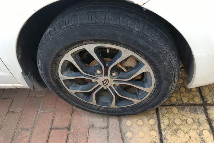 Used CHANGAN KAICHENG Oushang A600 2016 1.5L Manual Luxury 7-Seater Right Front Wheel Hub