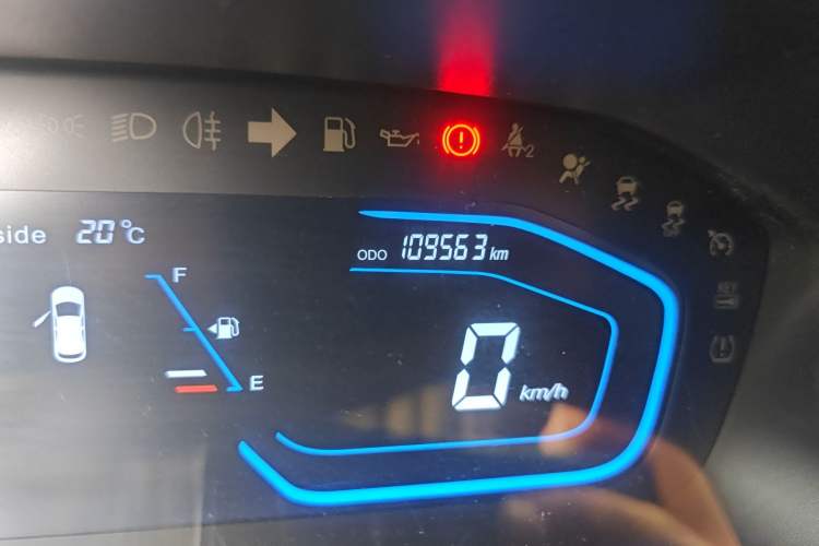 Used CHANGAN OSHAN A800 2017 1.6L Manual Elite Model Odometer Close Up