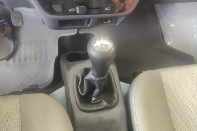 Used Jinbei Hiace X30 2024 1.5L Champion Edition Passenger Vehicle 5/6/7 Seats
