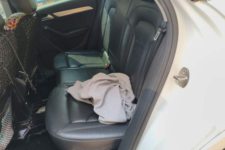 Used Audi Q3 2015 35 TFSI Comfort Model Left Rear Seat