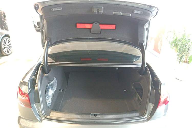 Used Audi A4L 2023 40 TFSI Luxury Dynamic Model
