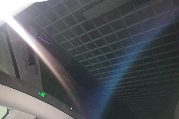 Used Tesla Model Y 2025 Long-Range All-Wheel-Drive Version
