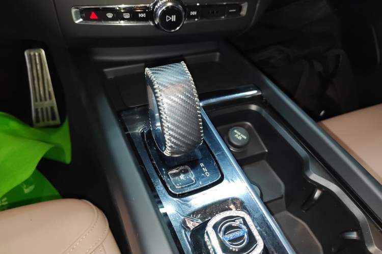 Used Volvo XC60 2026 B5 4x4 Smart Luxury Edition
