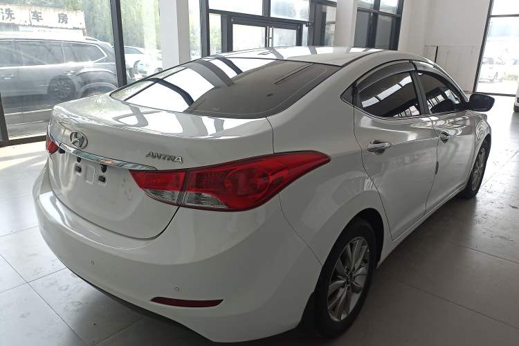 Used Hyundai Elantra (5th Generation / Langdong) 2015 1.6L Manual Leading Model
