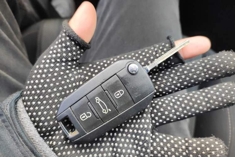 Used Peugeot 308S 2015 1.2T Automatic Jingchi Edition Vehicle Key