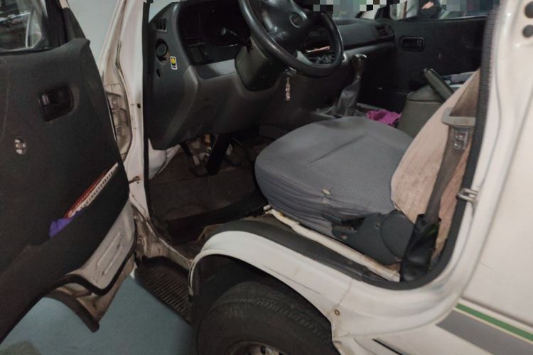 Used Jinbei Hiace 2014 2.0L 5th Generation Kuaiyunwang Business Version 4G19 Driver Seat