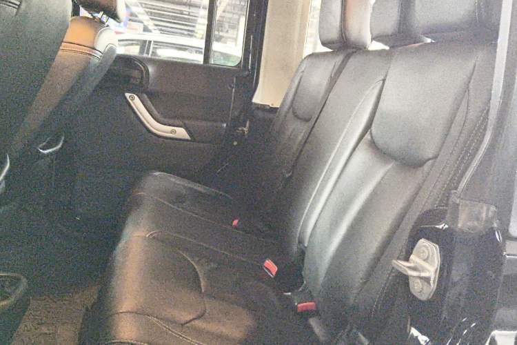 Used Jeep Wrangler 2015 3.0L Sahara Four-Door Comfort Edition