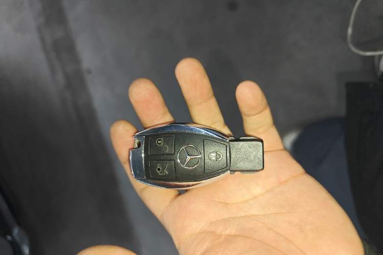 Used Mercedes-Benz GLC 2018 Facelifted GLC 260 4MATIC Dynamic Edition Vehicle Key