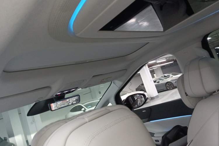 Used XPeng X9 2025 740 Ultra-Long Range Max Headliner