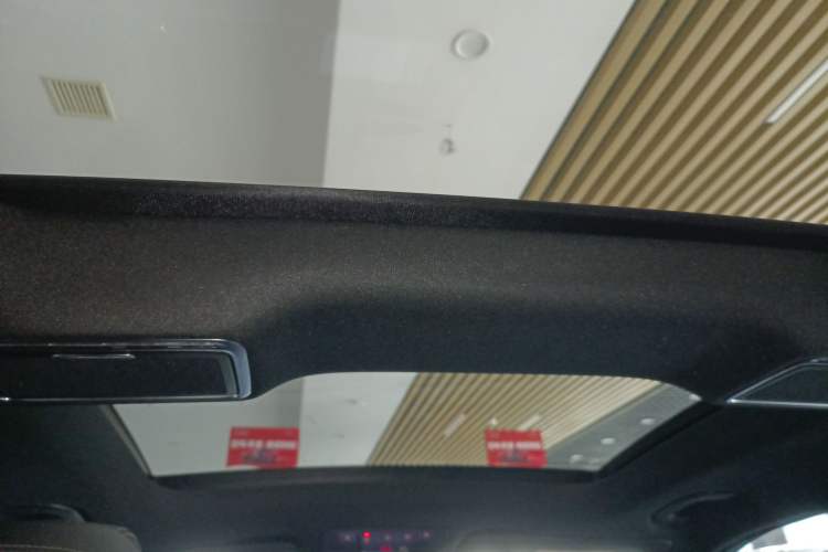 Used Mercedes-Benz GLC 2022 Second Facelift GLC 260 L 4MATIC Luxury Edition