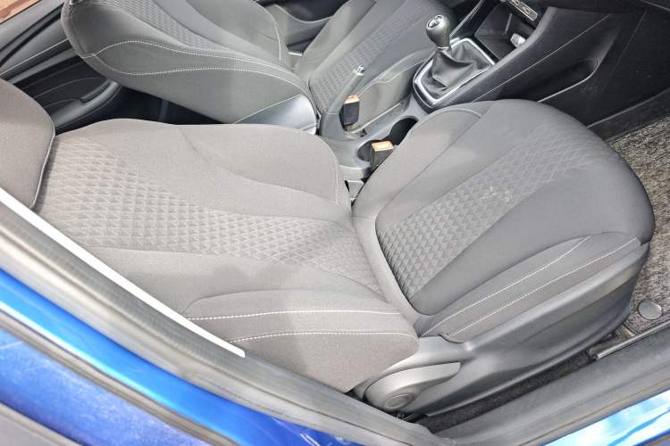 Used Roewe i5 2020 1.5L Manual 4G Connect Luxury Edition