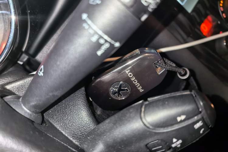 Used Peugeot 3008 2015 1.6THP Automatic Prestige Edition
