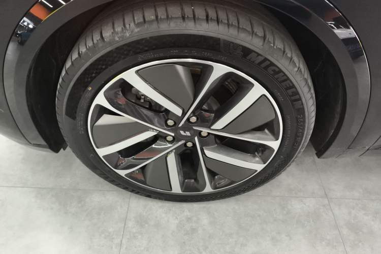 Used Li Auto L9 2022 Max model Left Front Wheel Hub