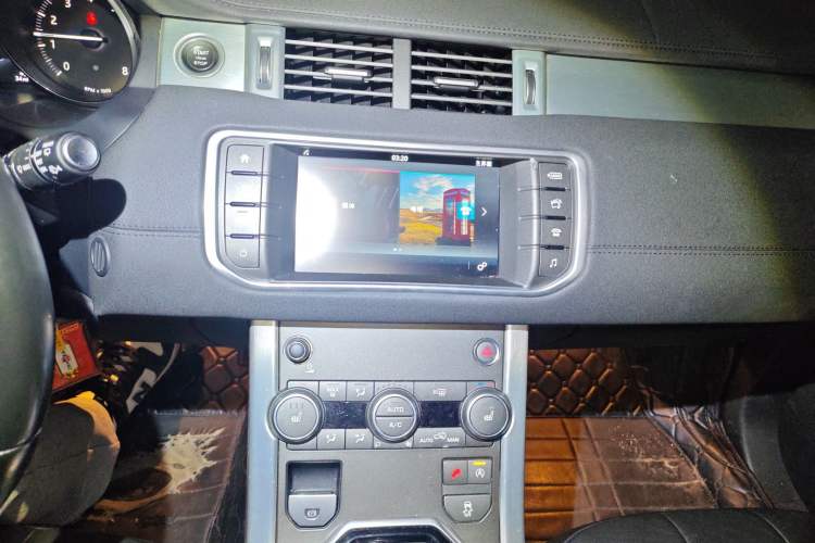 Used Land Rover Range Evoque 2016 2.0T PURE Style Edition Audio And AC Panel