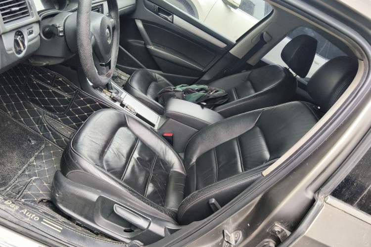 Used Volkswagen Passat 2013 1.8TSI DSG Prestige Edition Left Front Seat