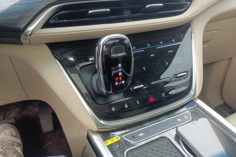 Used Buick GL8 2022 ES Landtrek 653T Luxury Edition