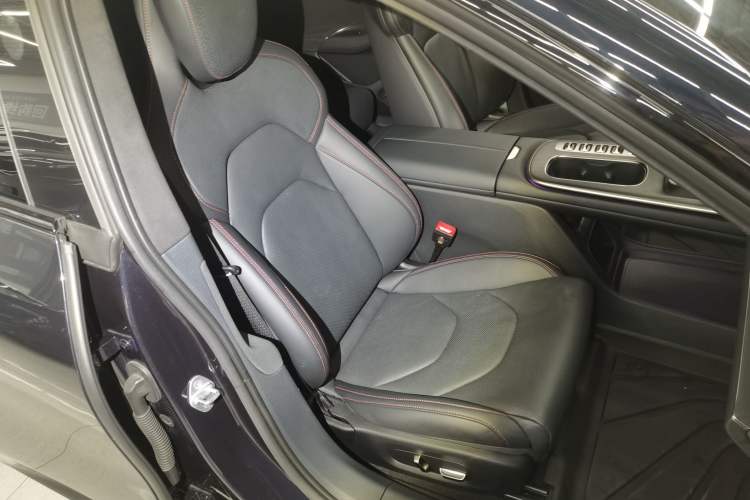 Used Xiaomi Auto SU7 2024 Four-Wheel Drive Ultra-Long Range Advanced Intelligent Driving Max Edition
