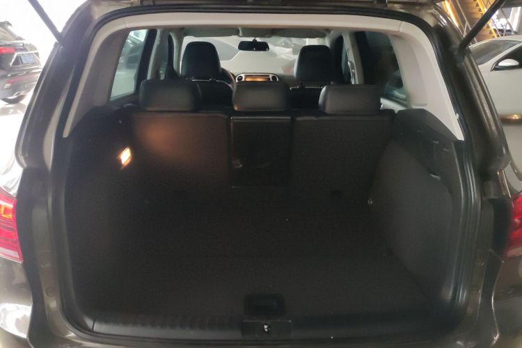 Used Volkswagen Tiguan L 2016 300TSI Automatic Two-Wheel Drive Trend Edition
