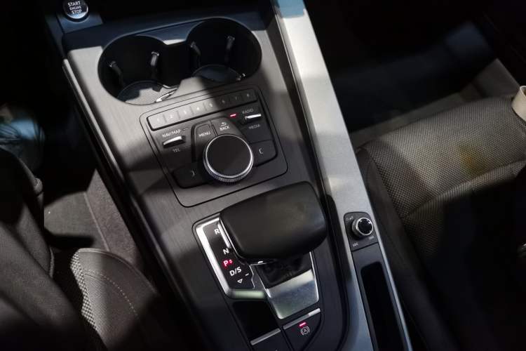 Used Audi A4L 2018 30th Anniversary Edition 40 TFSI Trendy Model