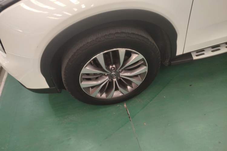 Used GAC Trumpchi GS8 2017 320T Two-Wheel Drive Luxury Smart Connectivity Version (7 Seats) Left Front Wheel Hub