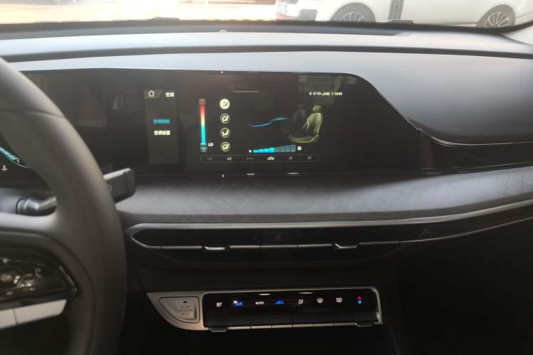 Used CHANGAN Eado 2023 Changan Edition PLUS Blue Whale NE 1.4T GDI DCT Prestige Version