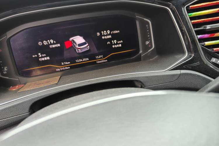 Used Volkswagen T-ROC 2018 280TSI DSG Four-Wheel Drive Luxury Version China V Emission Standard Odometer Close Up