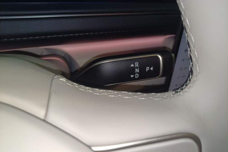 Used Nio ES8 2026 Model 6-seat Executive Signature Edition Gear Lever