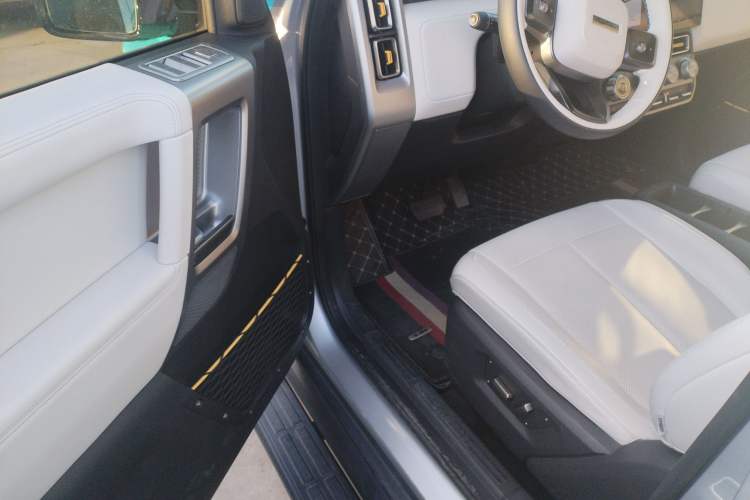 Used iCAR V23 2025 401 Two-Wheel Drive Intelligent Driving Version
