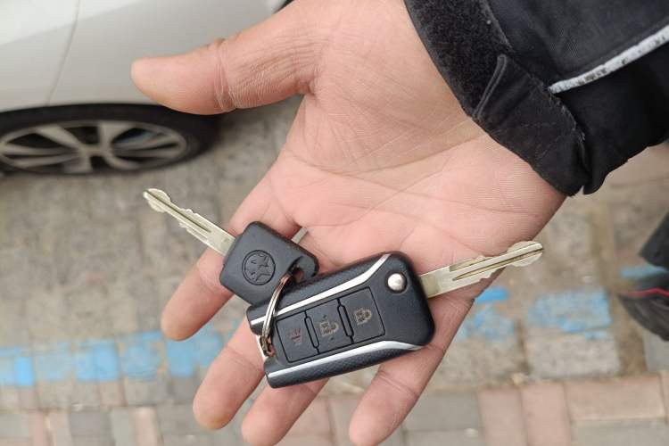 Used Venucia M50V 2017 1.5L XL Manual Comfort Edition