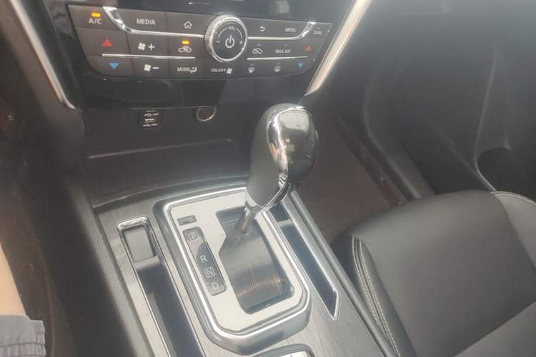Used Venucia T90 2017 2.0L CVT Smart Edition
