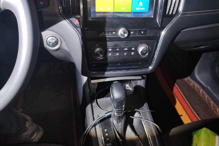 Used Roewe i6 2019 PLUS 1.6L CVT 4G Connected Luxury Deluxe Edition