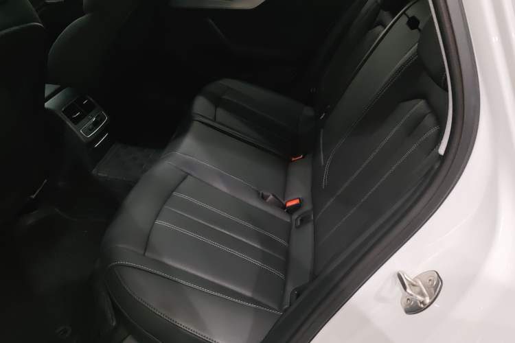 Used Audi A4L 2023 40 TFSI Fashion Dynamic Model
