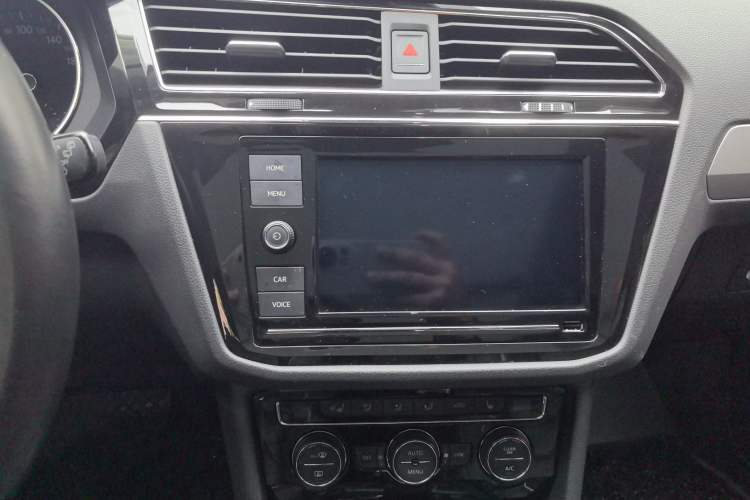 Used Volkswagen Tiguan L New Energy 2019 430 PHEV Hybrid Flagship Model Audio And AC Panel