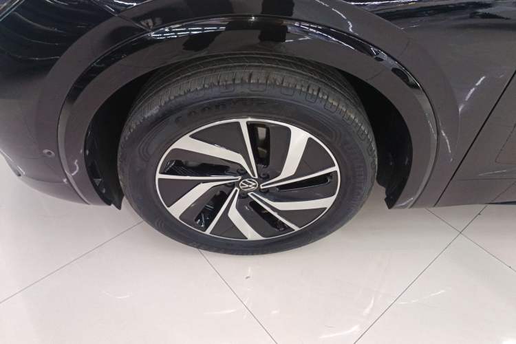 Used Volkswagen Viloran 2023 330TSI Luxury Edition Exterior 4